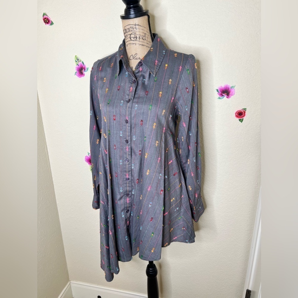 Ivy Jane Textured Asymmetrical Button Front Tunic Top - Picture 6 of 14